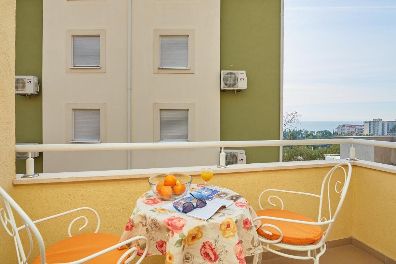 Apartments Zelic Tučepi Exterior foto
