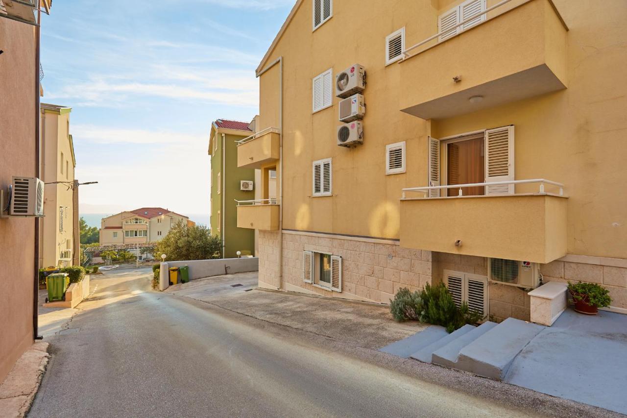 Apartments Zelic Tučepi Exterior foto